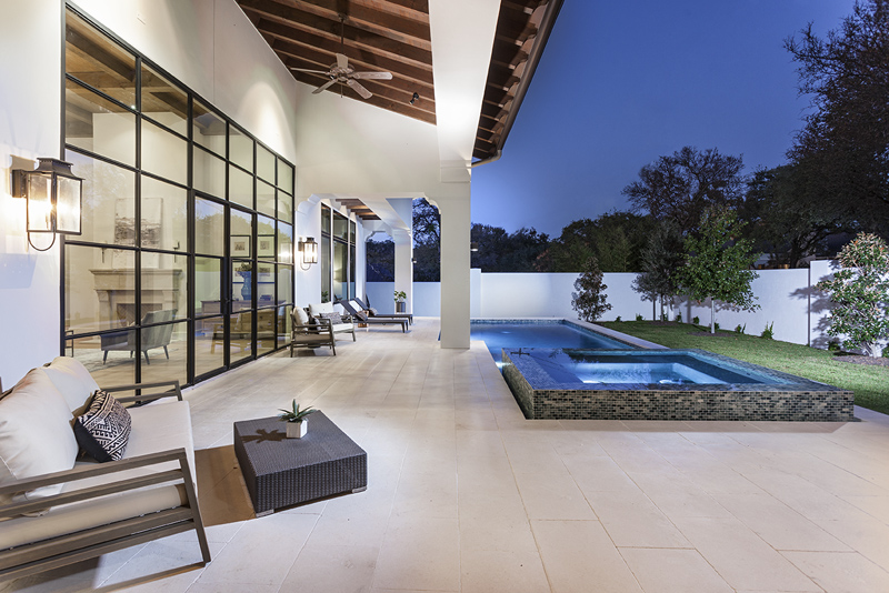 Timberline - Spa and Seating area